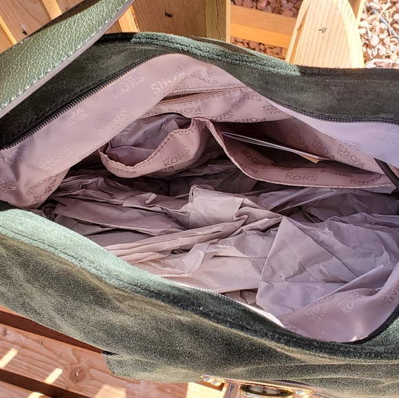 SOLD - New Michael Kors Olive / Malachite Hudson Downtown Hobo - Picture 2 of 8